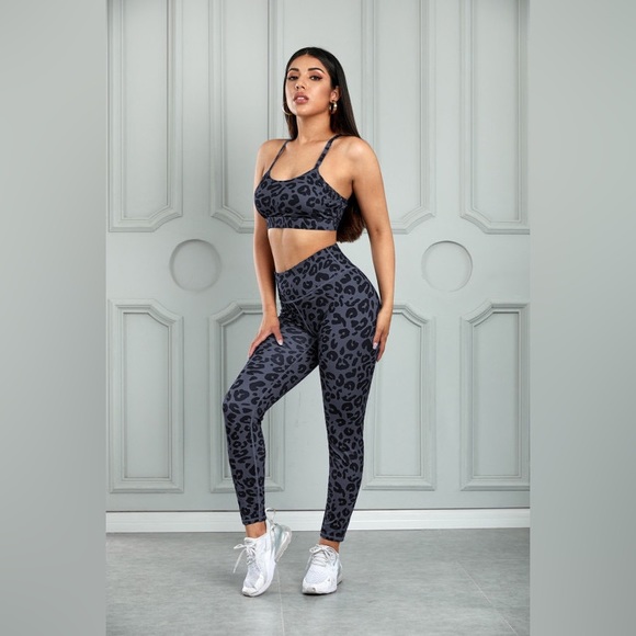 LAST ONE Sexy Grey Charcoal Leopard Print Activewear Set - Picture 6 of 7